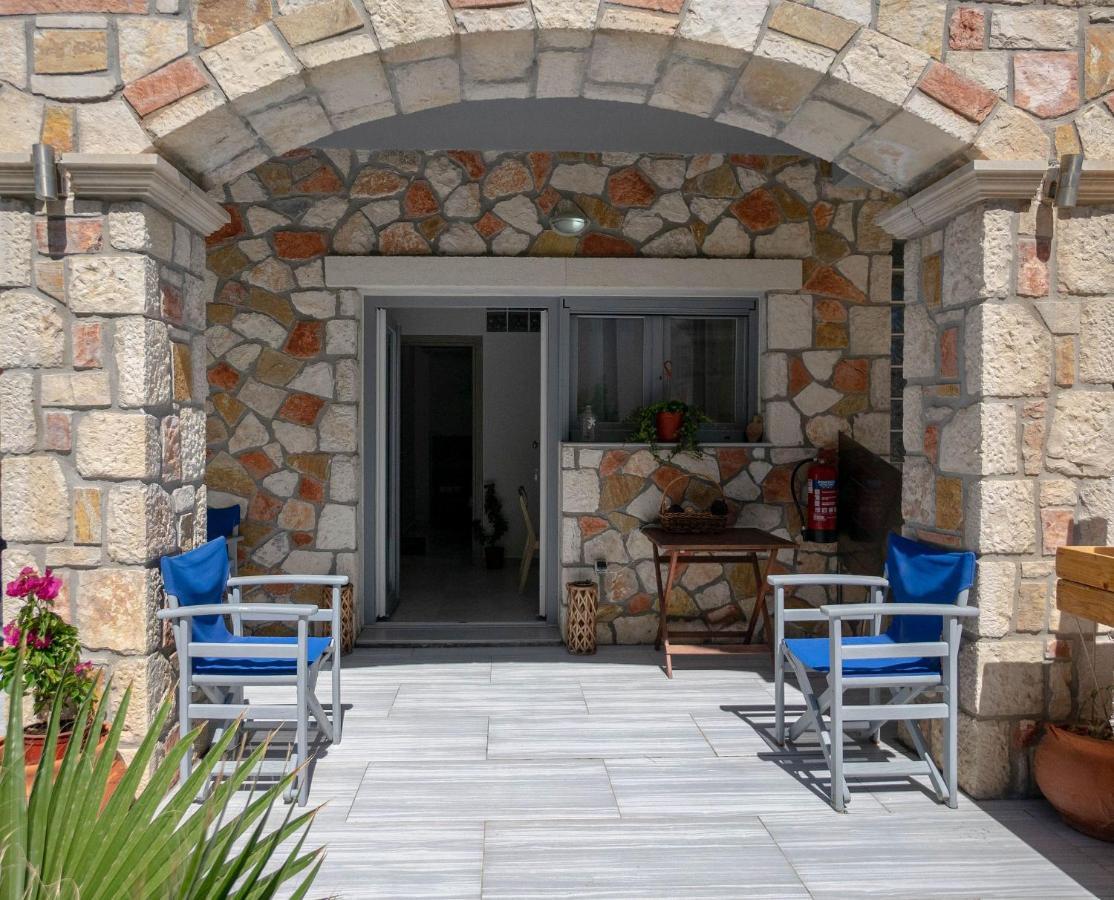Golden Dolphin Studios & Apartments Alykes  Exterior foto